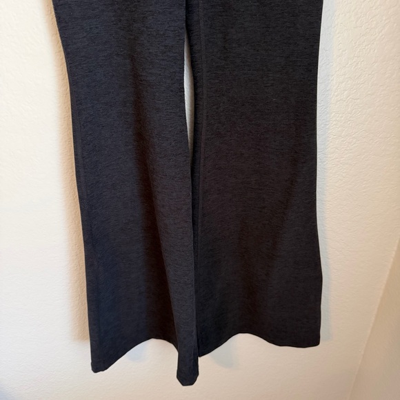 Beyond Yoga Heather Rib All Day High Rise Flare Pant in Black, Size Small - Picture 7 of 14